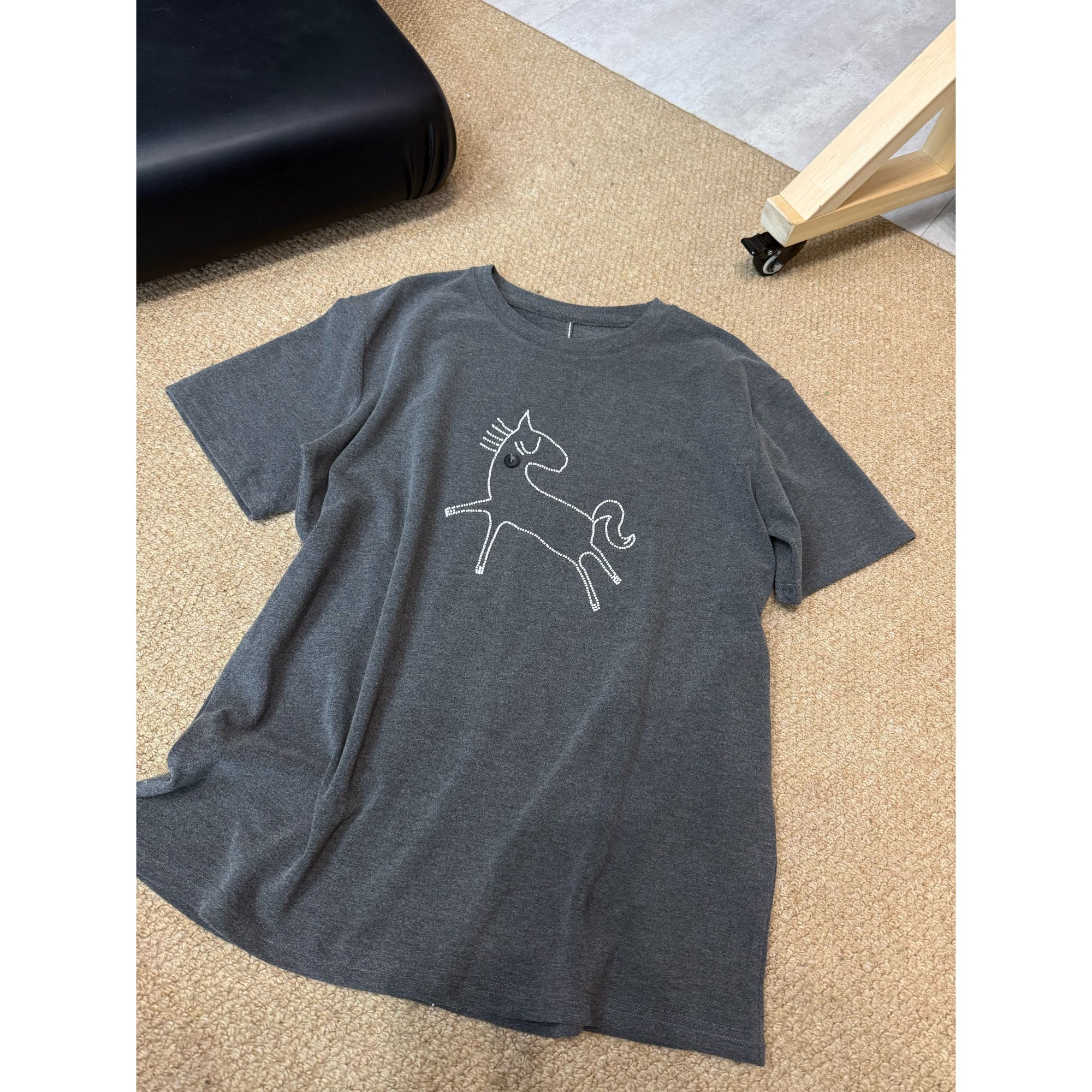 2025冬款新品【设计款  刺绣小马百搭短袖T恤】