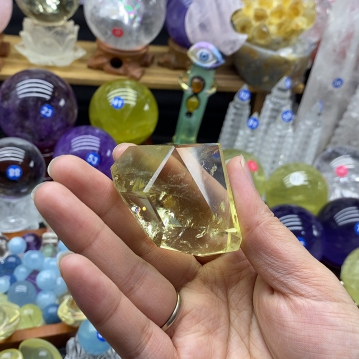 石材天然黄水晶随行