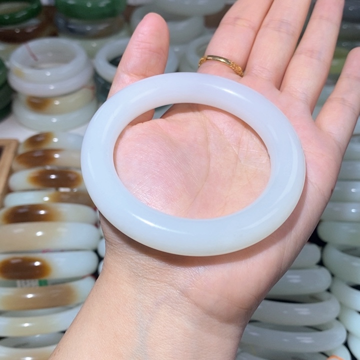 和田玉手镯未镶嵌羊脂白镯56