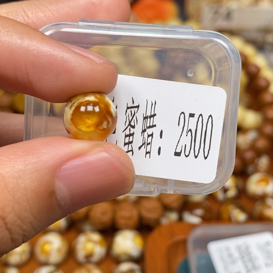 蜜蜡未镶嵌珠宝奇石2500