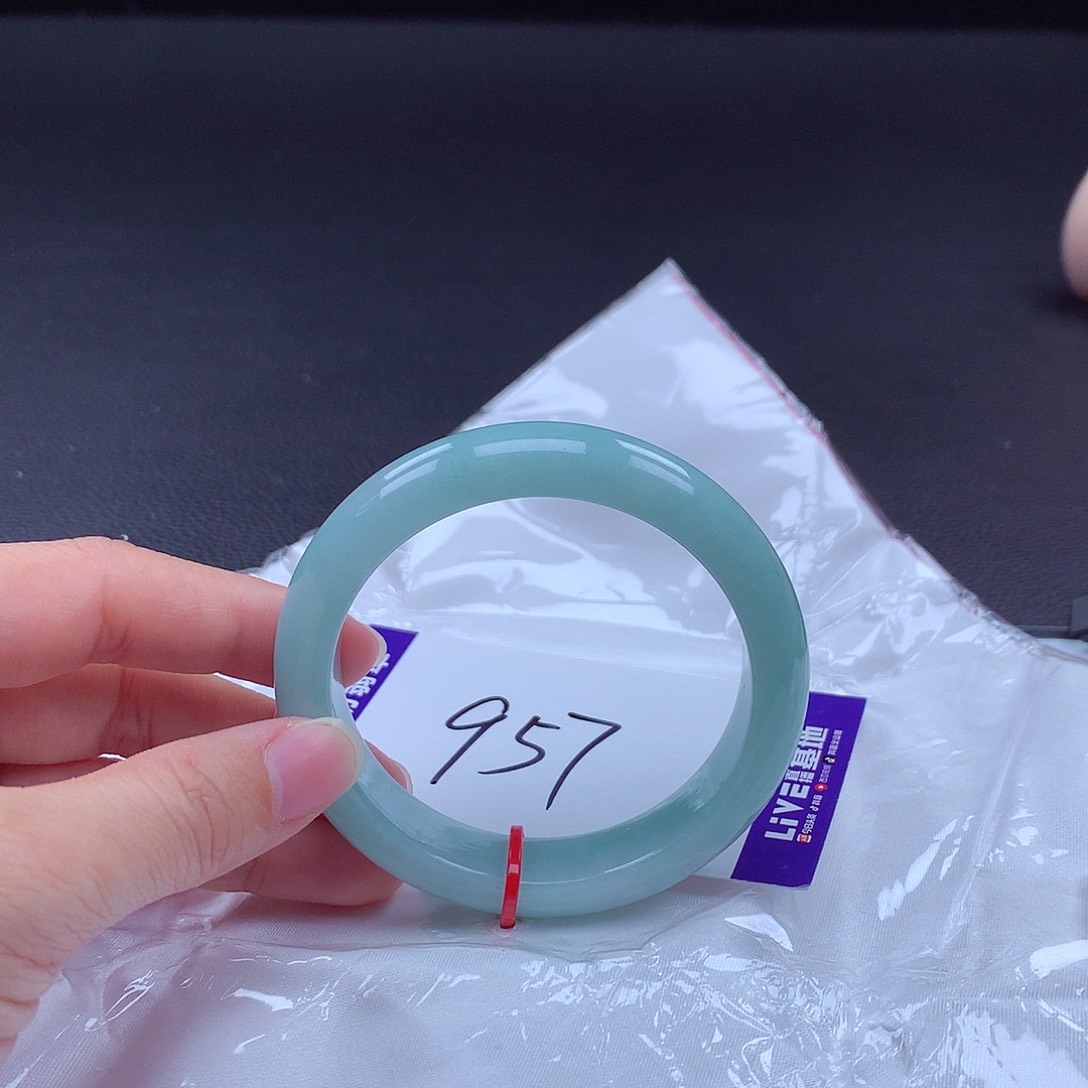 翡翠手镯未镶嵌手镯001471