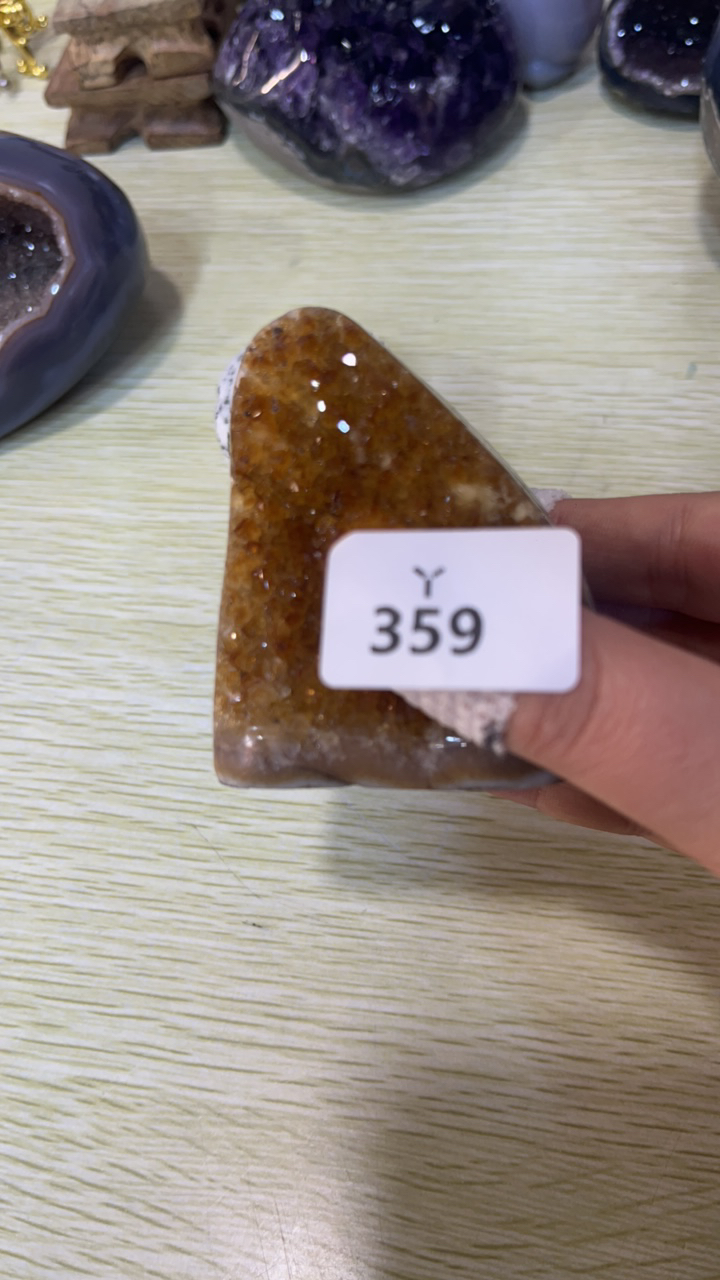 黄水晶小摆件好看