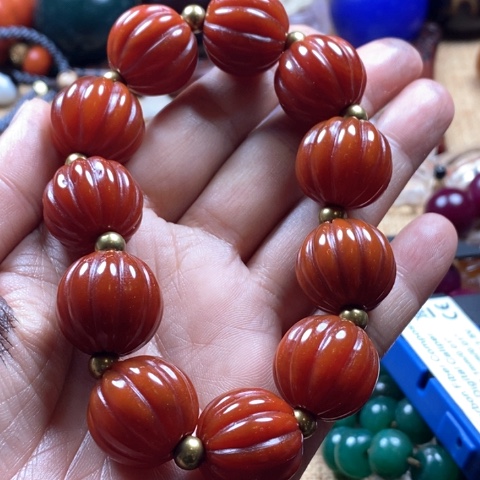 玛瑙/玉髓挂件未镶嵌胡*月