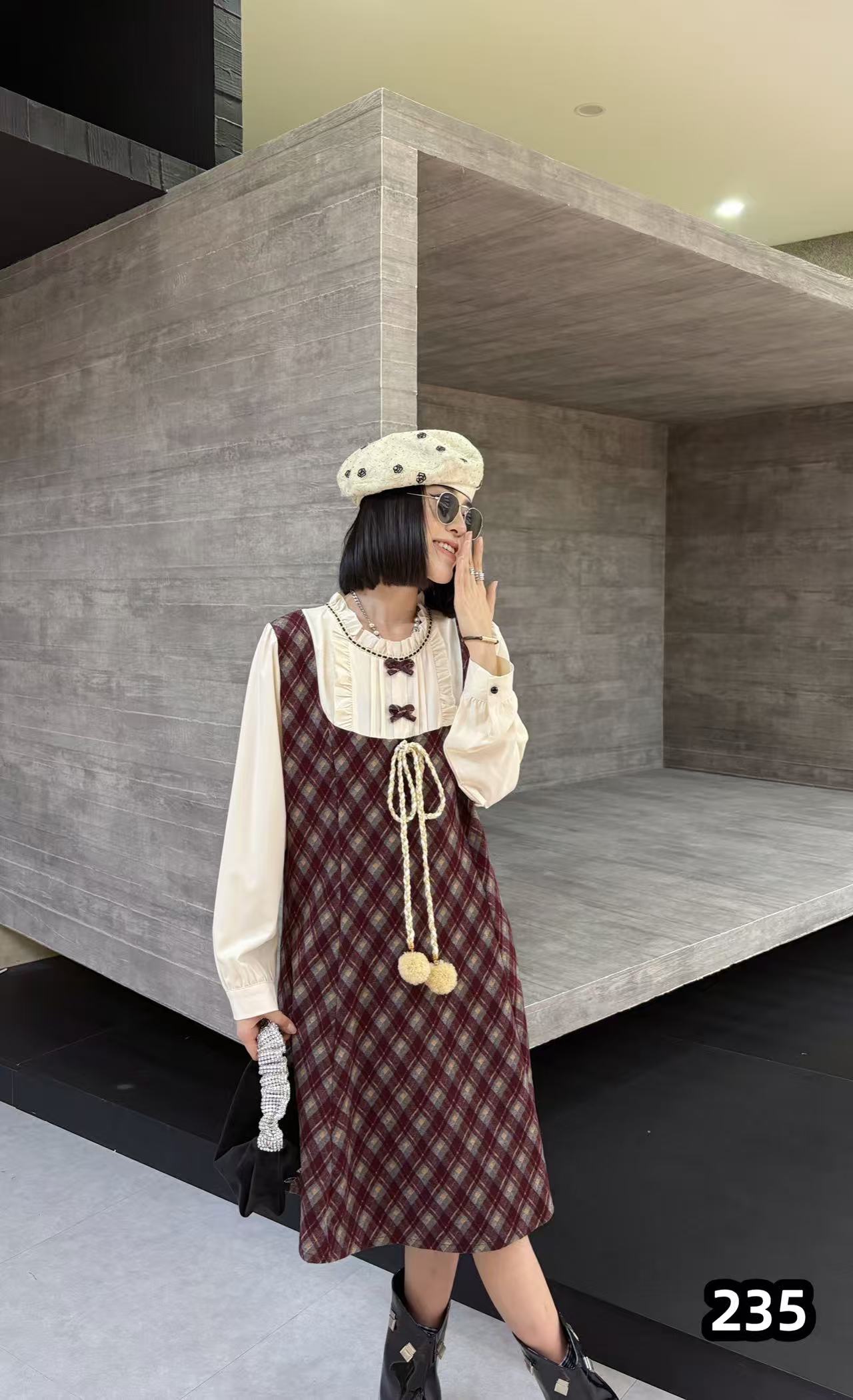 佳雪胖依坊三色木耳领毛毛球气质拼接弹力色织大码女装连衣裙