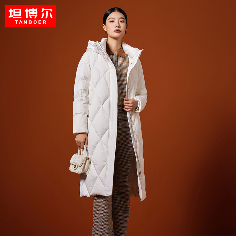 坦博尔冬季新款鹅绒羽绒服长款保暖女连帽雪乡出游防寒装备