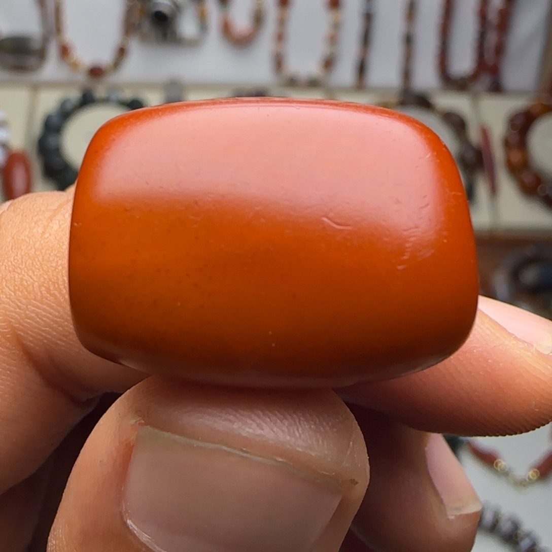 琥珀裸石未镶嵌jcvkcjftyfjvchyc