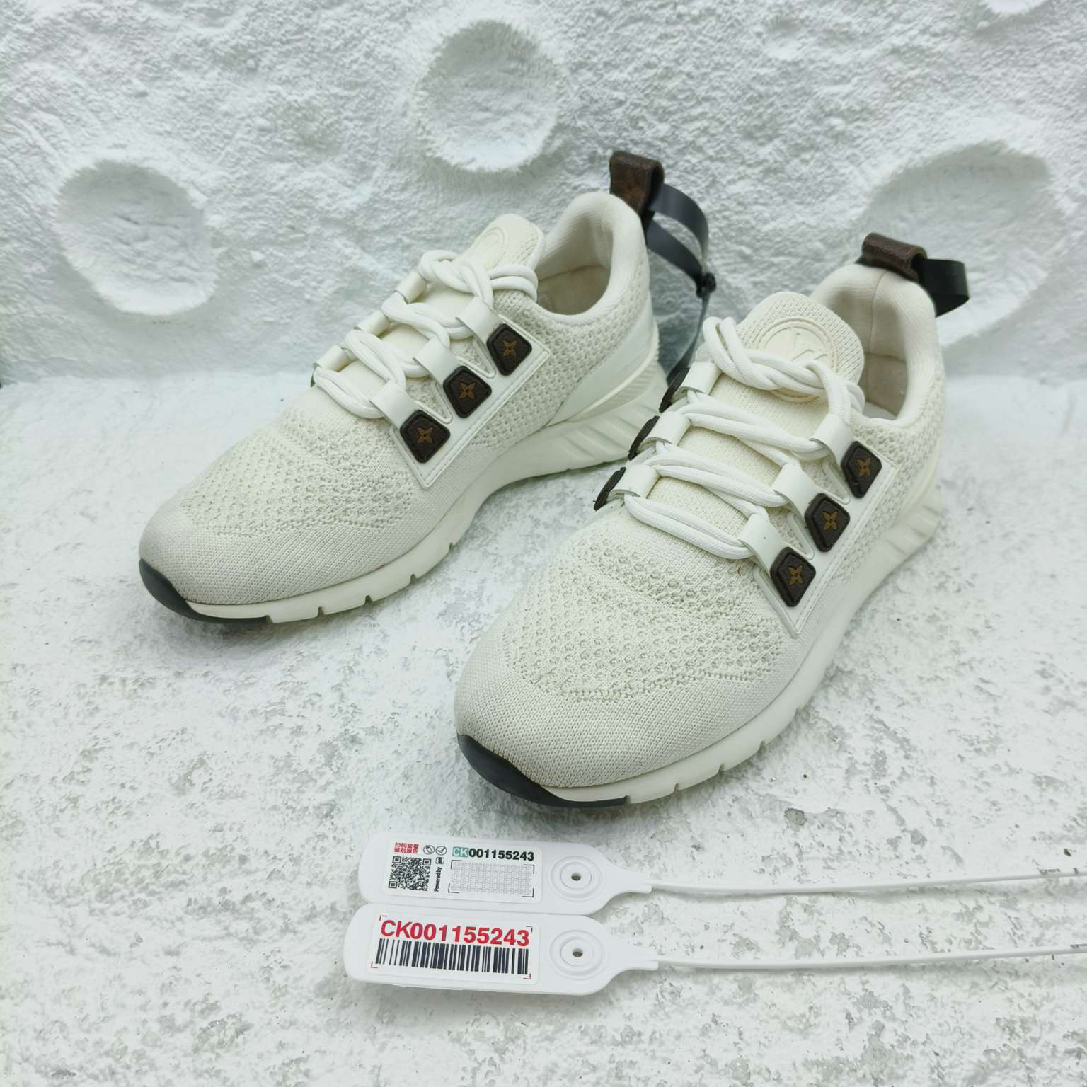 99新 LouisVuitton/路易威登 路易威登/35码/白色休闲运动鞋