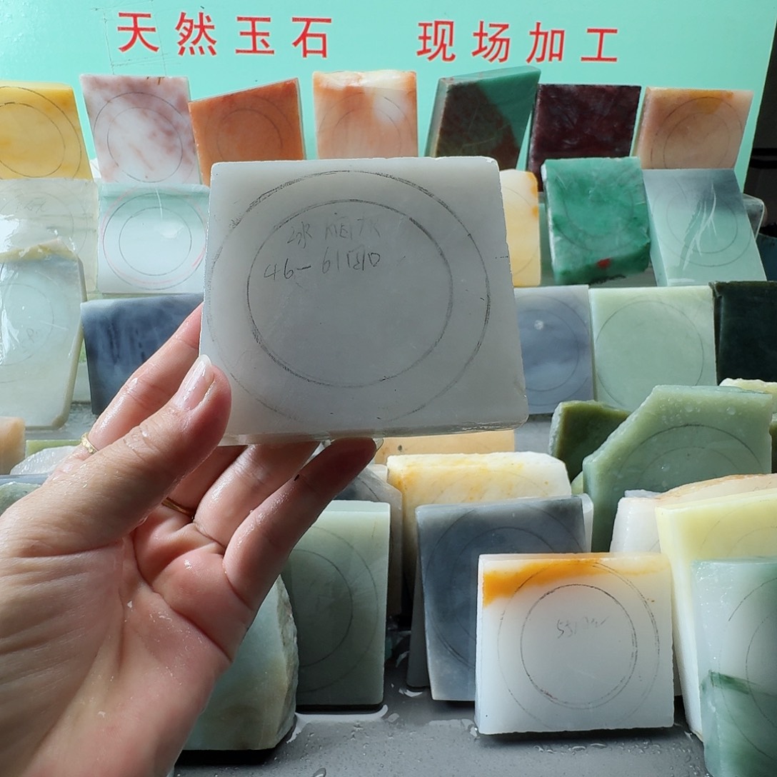 未镶嵌手镯石英质玉（金丝玉）手镯定制
