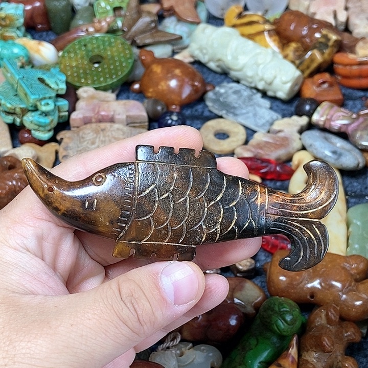 和田玉未镶嵌颈饰12