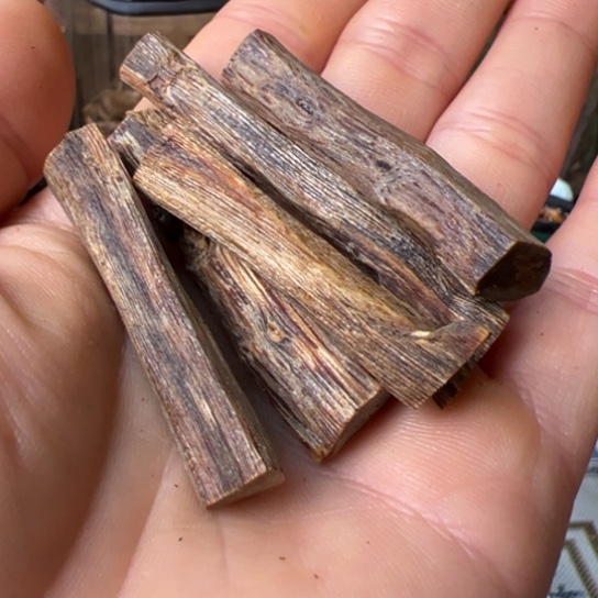 沉香沉香碎屑奇楠白棋树心油老料10克