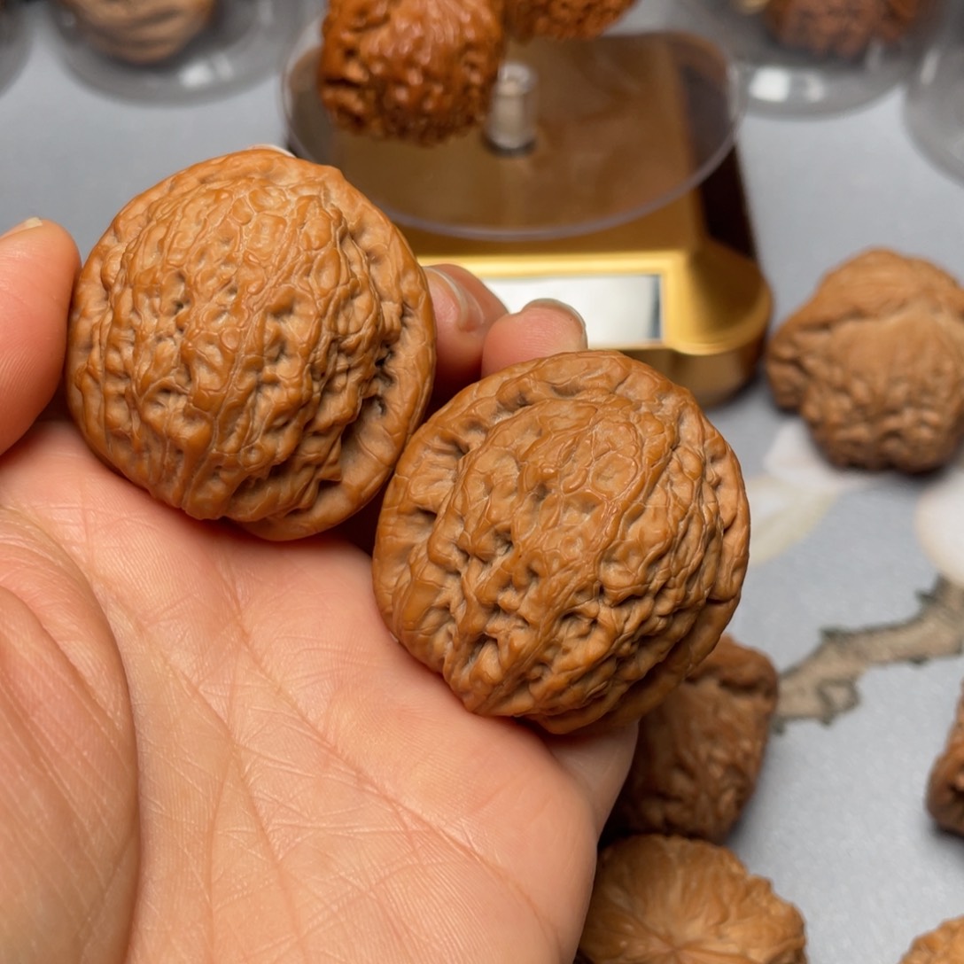 【闪购商品】文玩核桃吊坠金公子………