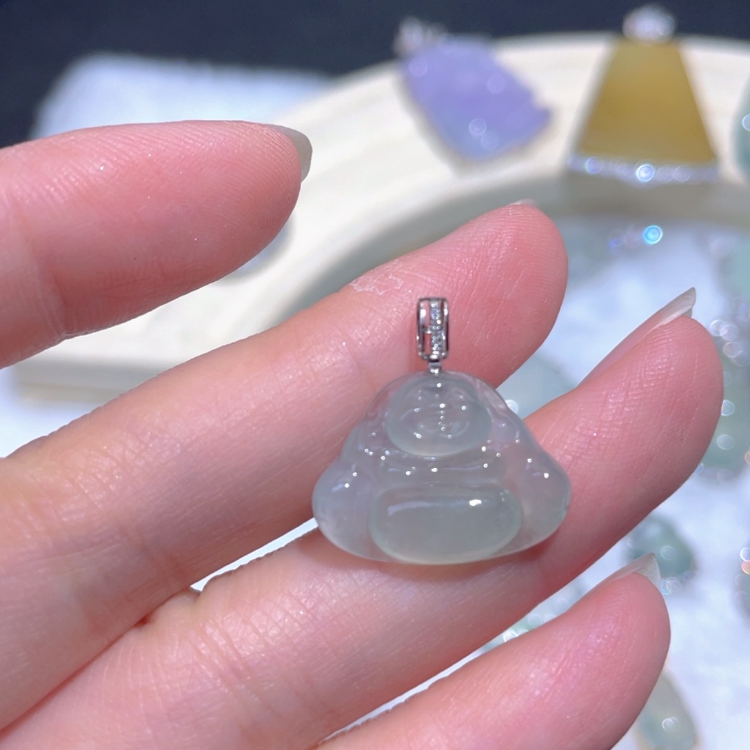 翡翠18K金镶嵌颈饰翡翠
