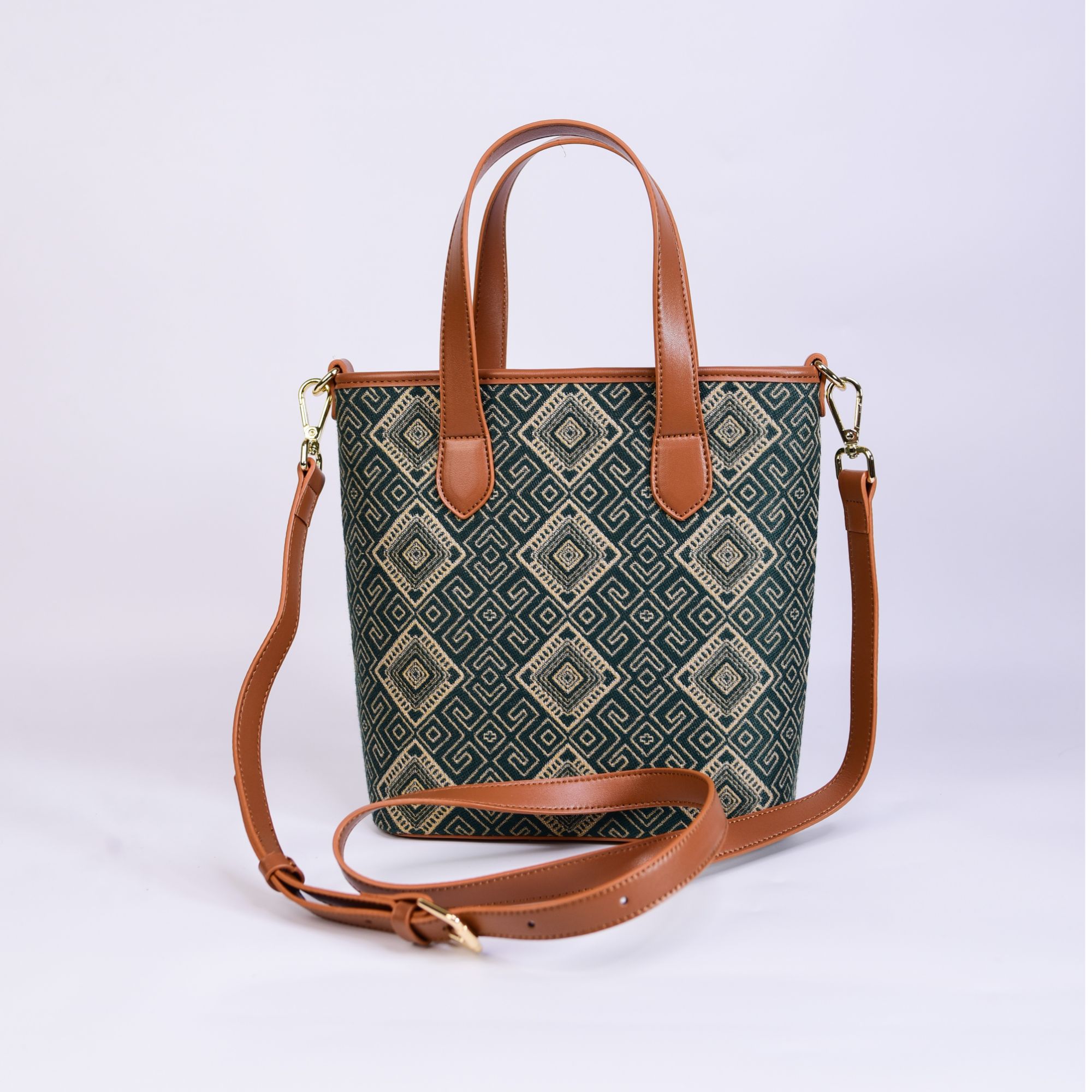 壮锦水桶包秋冬斜款包百搭时尚复古小众单肩肩包斜跨通勤手提包包