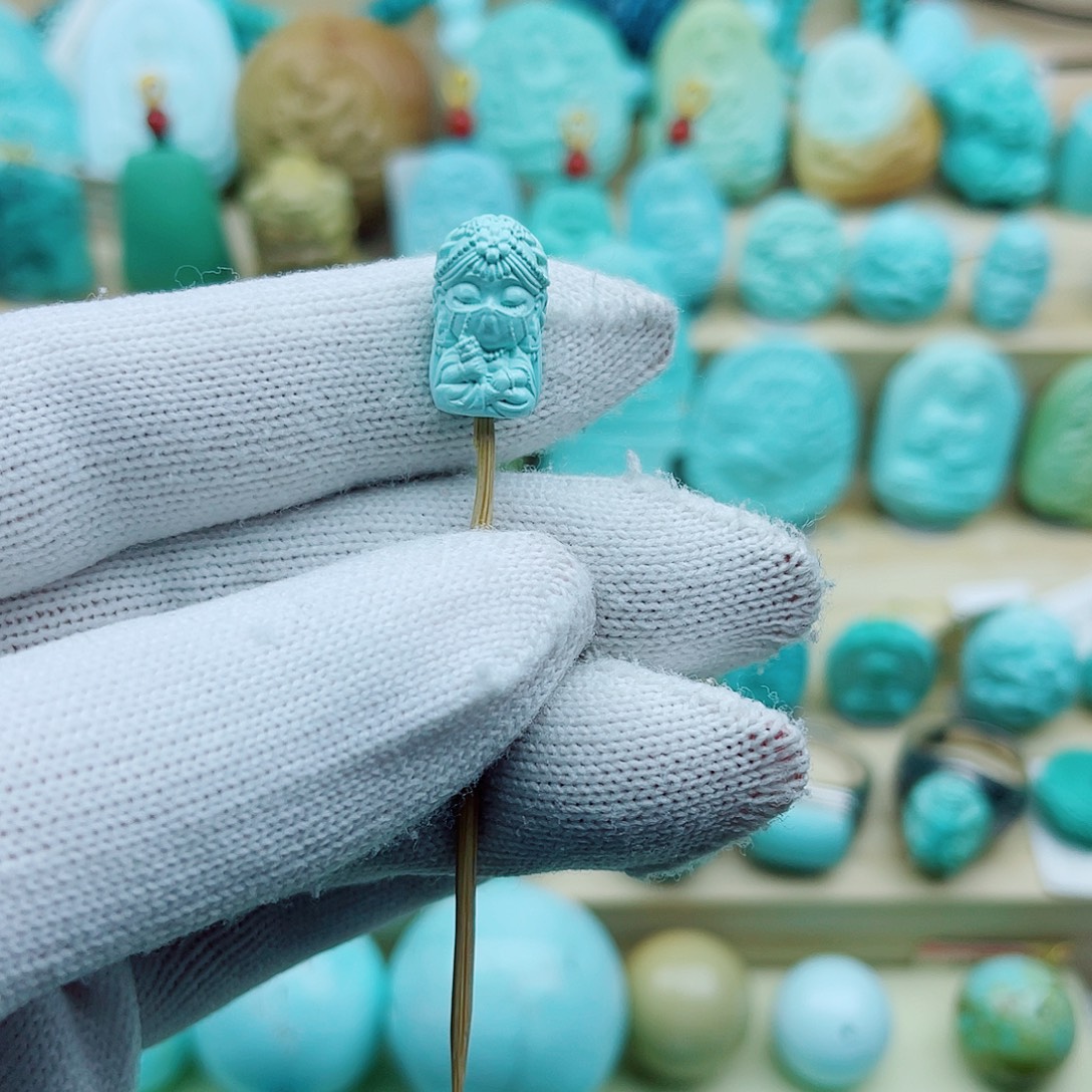 绿松石未镶嵌珠宝奇石