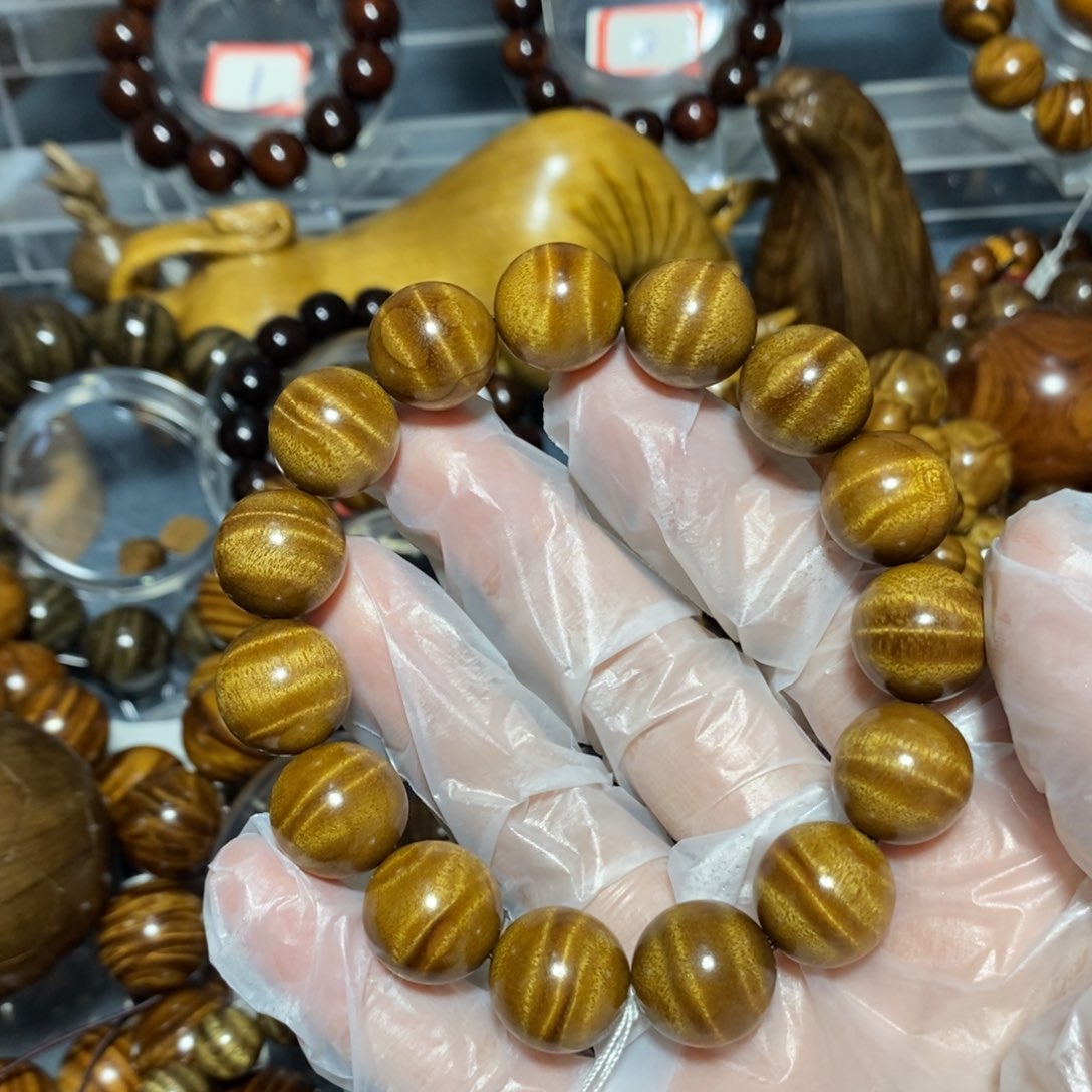 金丝楠木雕工艺品15