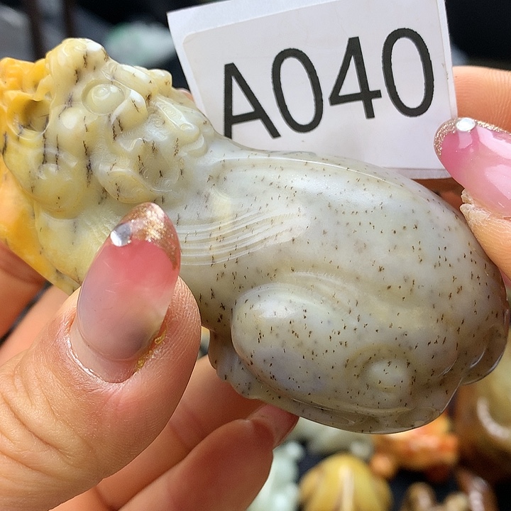 和田玉未镶嵌车挂