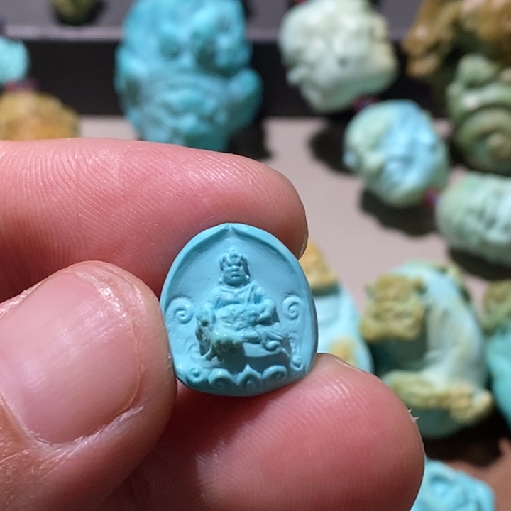 绿松石未镶嵌颈饰
