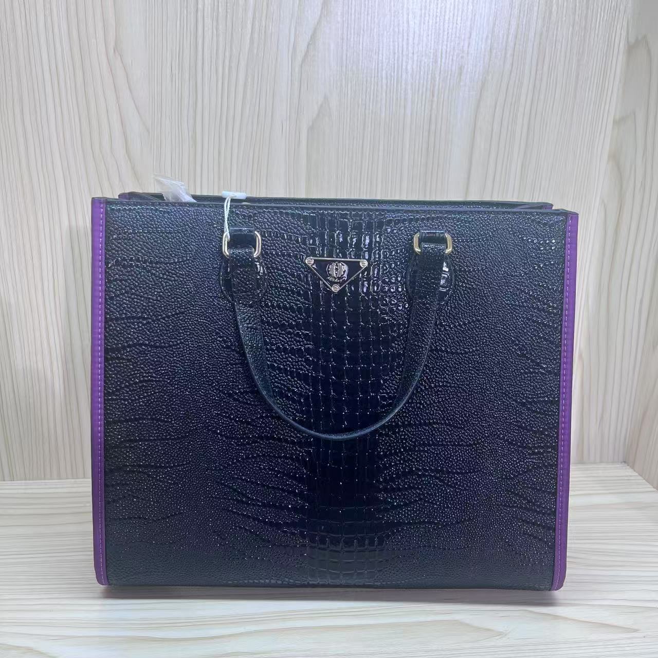 （亮牌灯点关注才可以拍）单肩斜手提包气质手提包肩包经典轻奢时尚