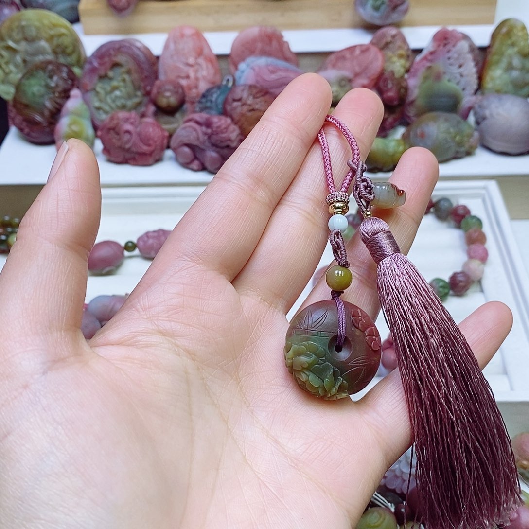 玛瑙/玉髓盐源玛瑙吊坠未镶嵌