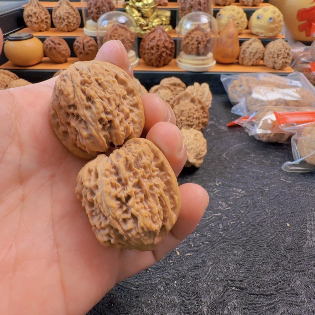 猴头核桃把件文玩核桃 南疆石狮子头