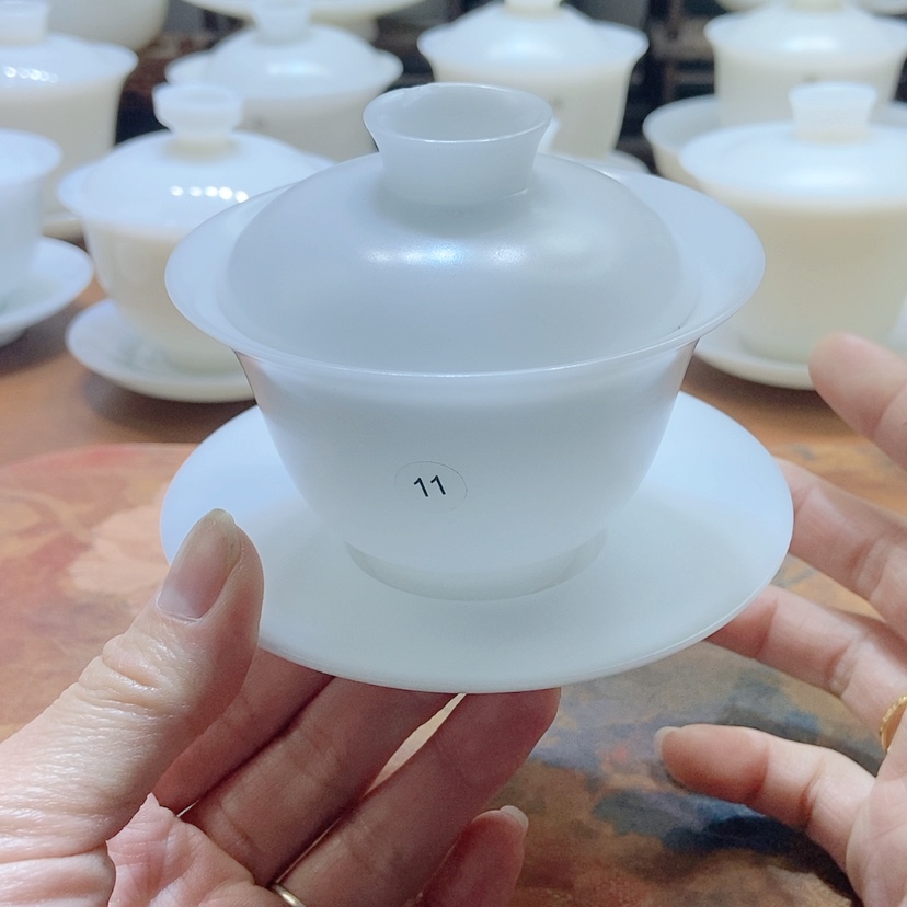 【闪购商品】我还没有去买衣服呀了