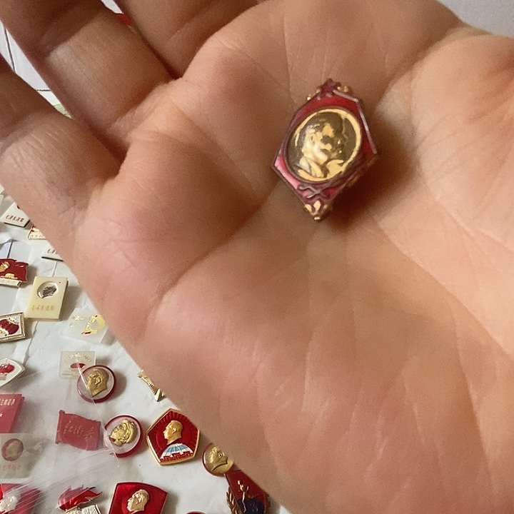 可****像章品相非常漂亮的