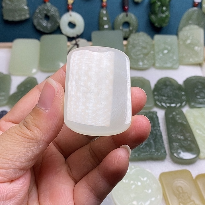 和田玉未镶嵌颈饰和田玉无事牌吊坠