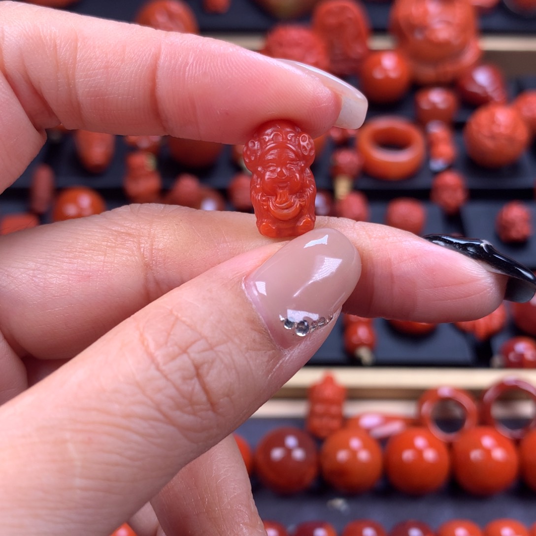 未镶嵌财神背云9.5mm南红玛瑙