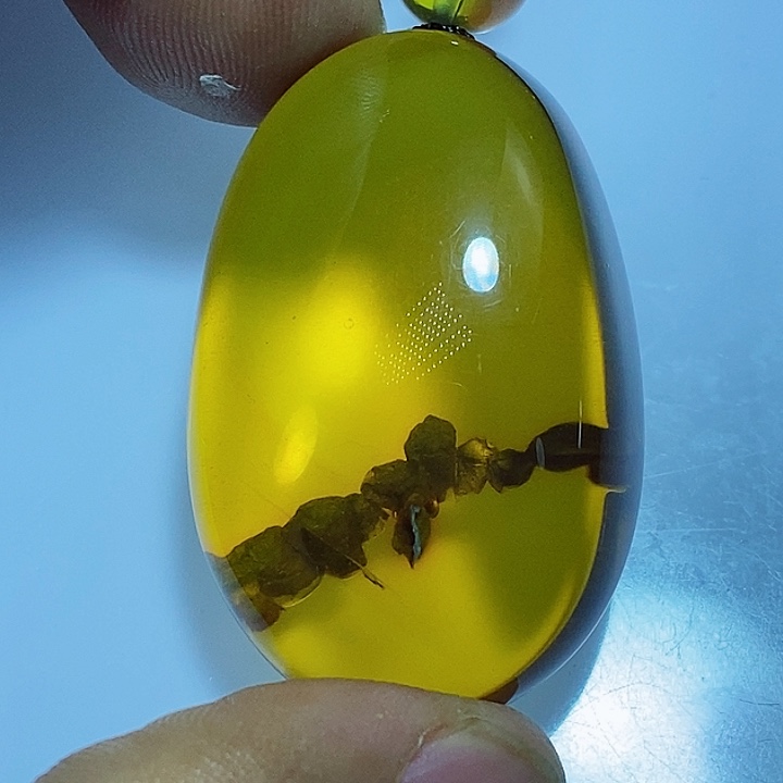 琥珀颈饰未镶嵌一