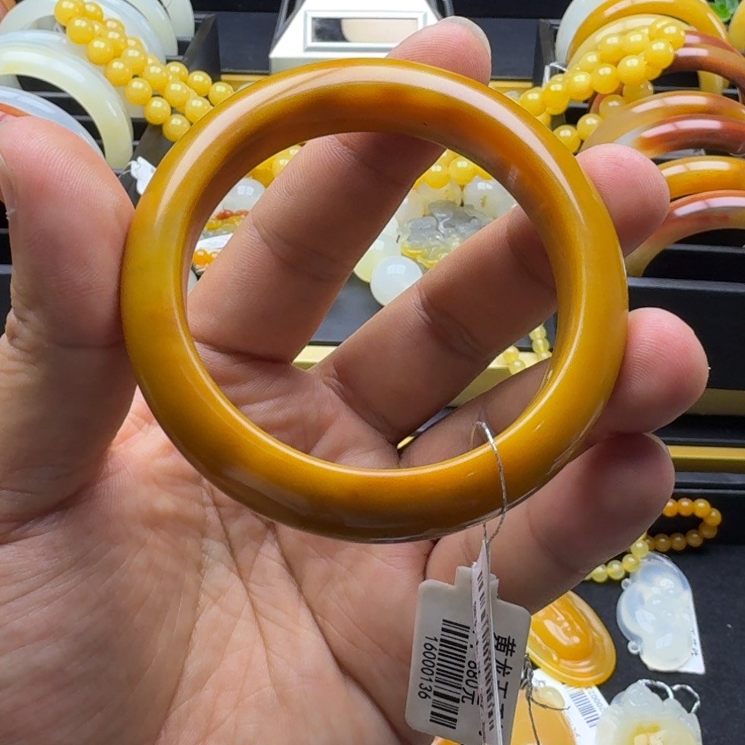 石英质玉（黄龙玉）未镶嵌手镯