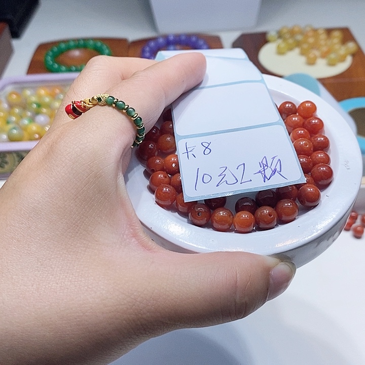 翡翠散珠冰红翡卡8