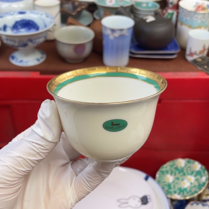 他家瓷器真美…开播了