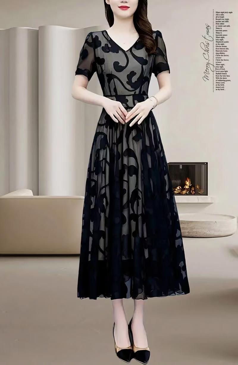 蕾丝A字裙V领裙子气质连衣裙遮肚长裙夏季提花短袖