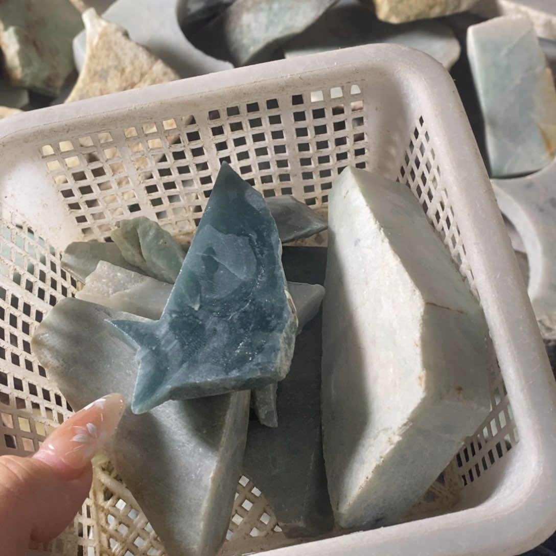 颈饰未镶嵌翡翠游**水天然翡翠