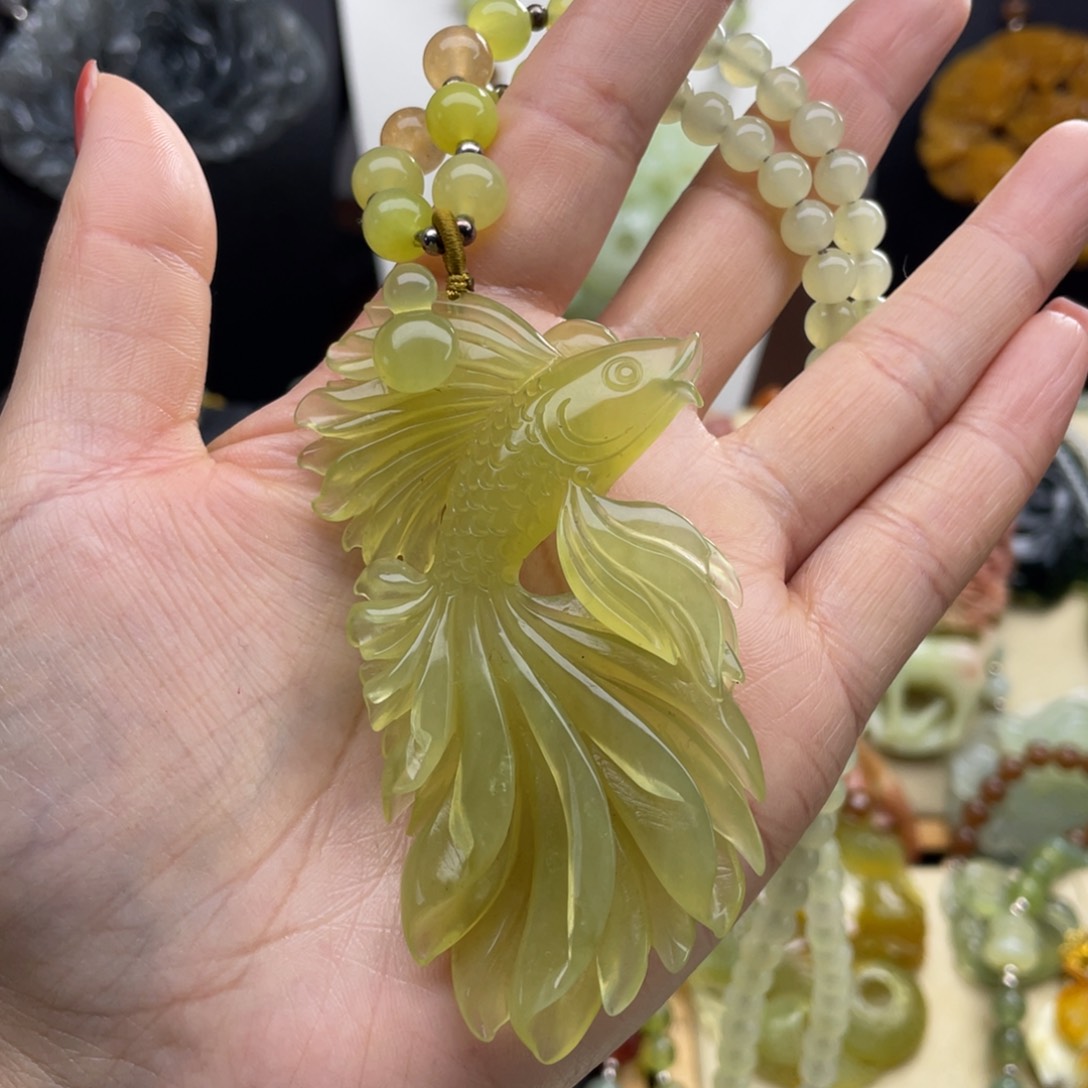 未镶嵌蛇纹石玉颈饰