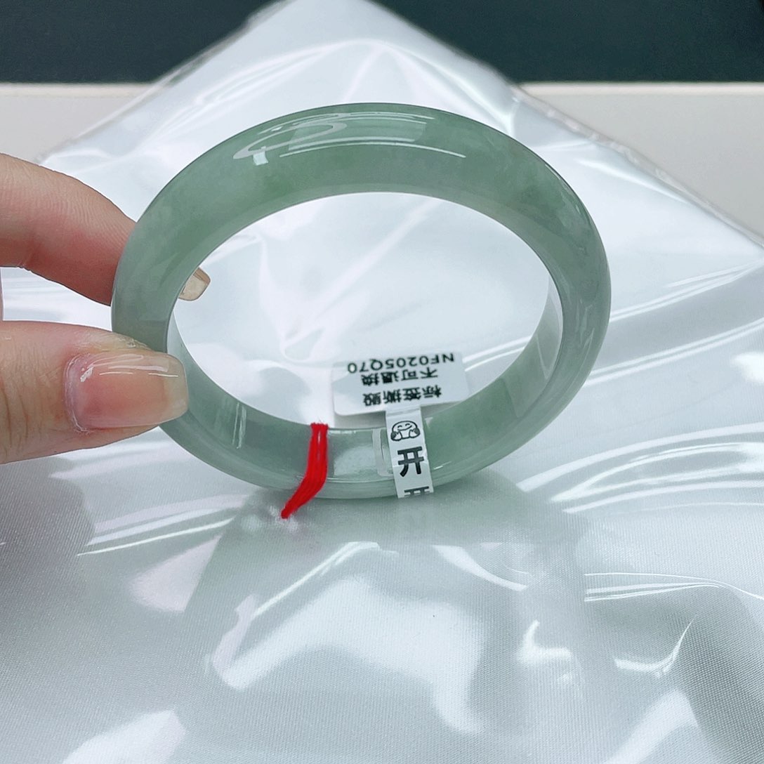 翡翠手镯未镶嵌正57.8