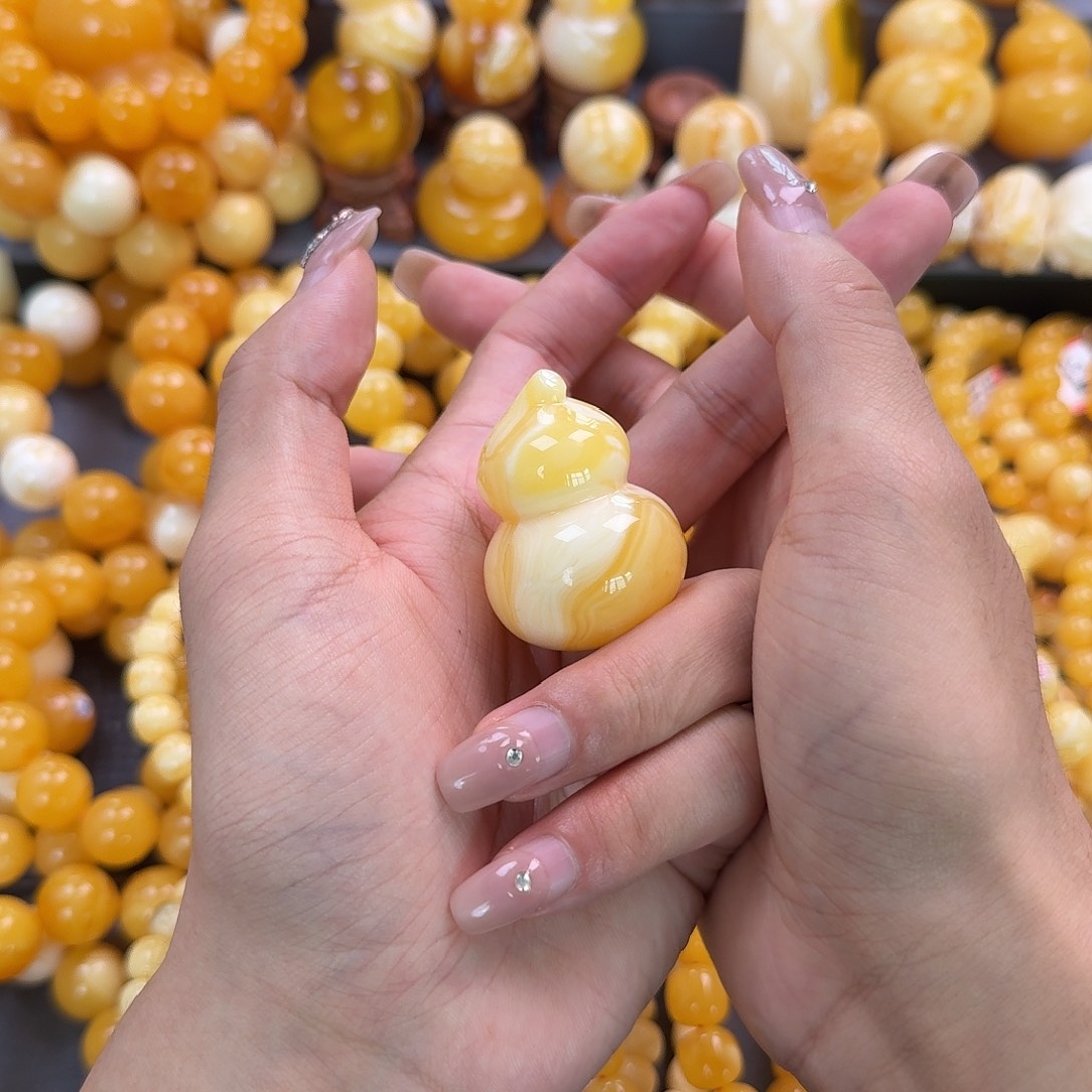 蜜蜡未镶嵌珠宝奇石22g