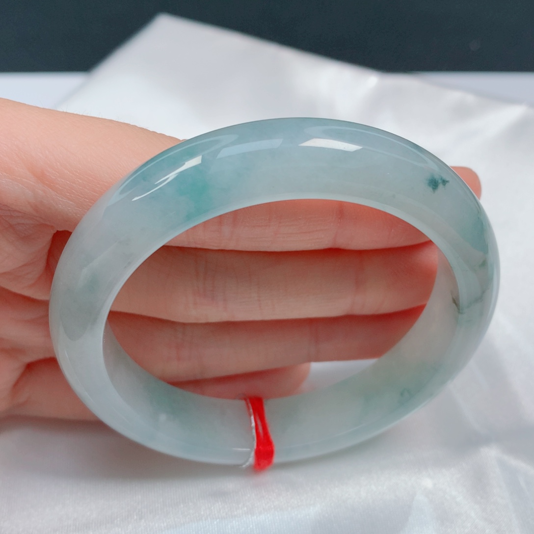 翡翠手镯未镶嵌53.8正圈渐变