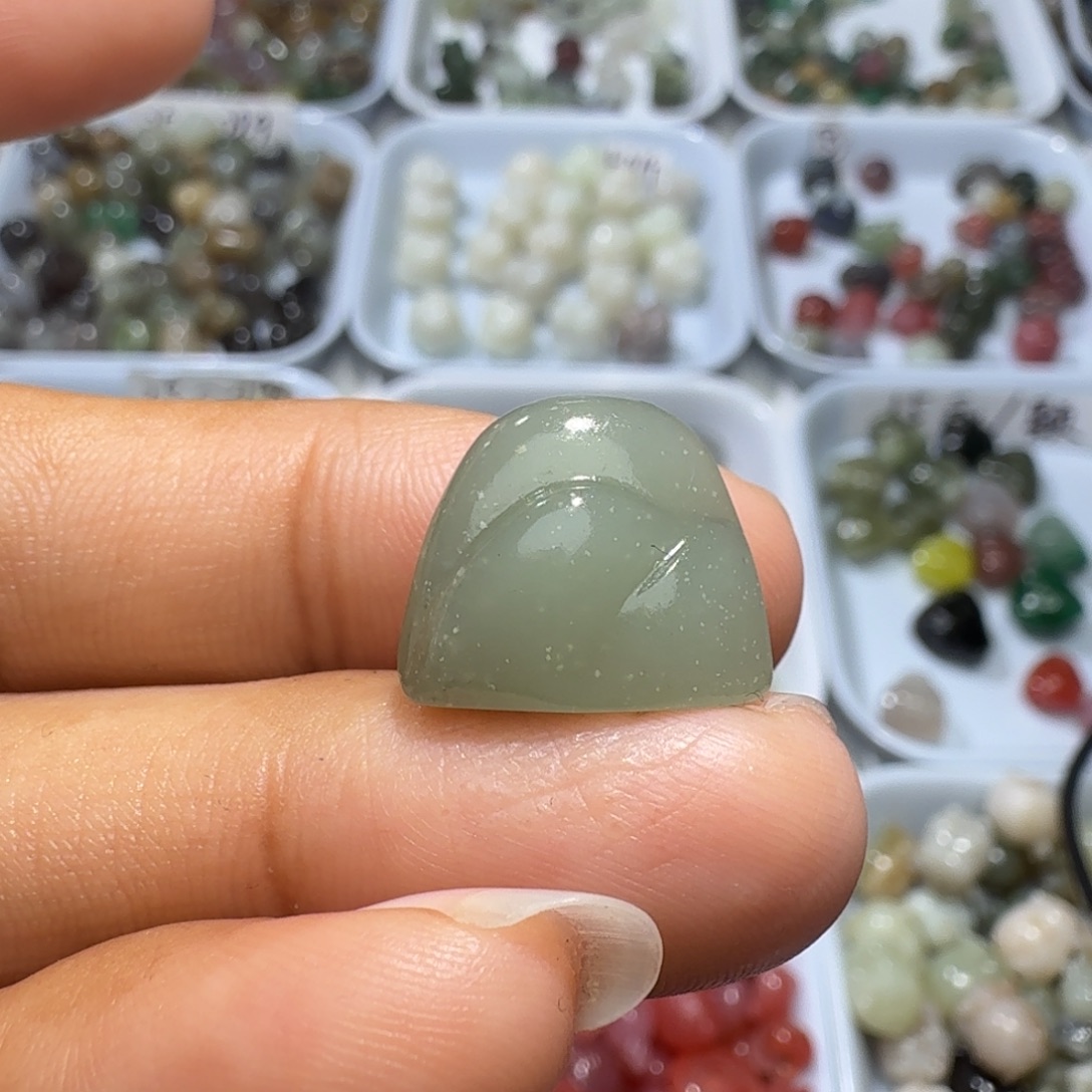 和田玉未镶嵌珠宝奇石