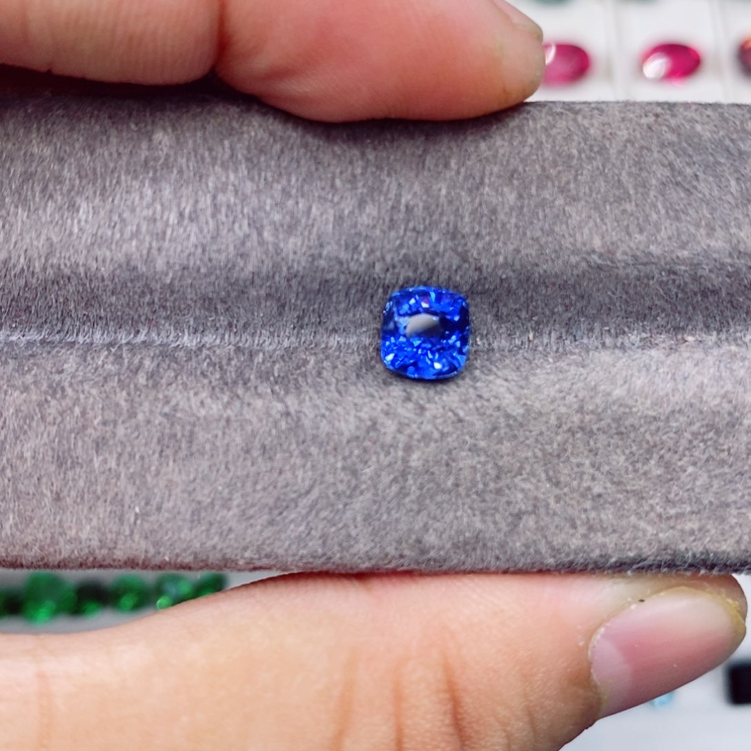 蓝宝石裸石未镶嵌蓝宝石1.57克拉