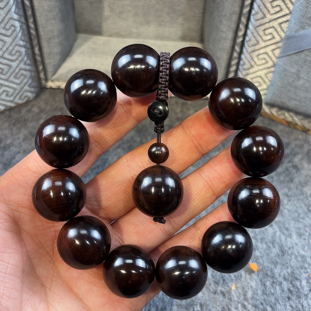 崖柏太行崖柏绿色结油手串五灵脂2.0国工