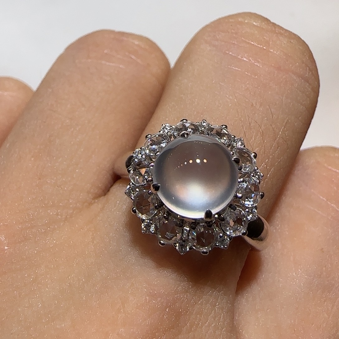 翡翠18K金镶嵌戒指蛋面