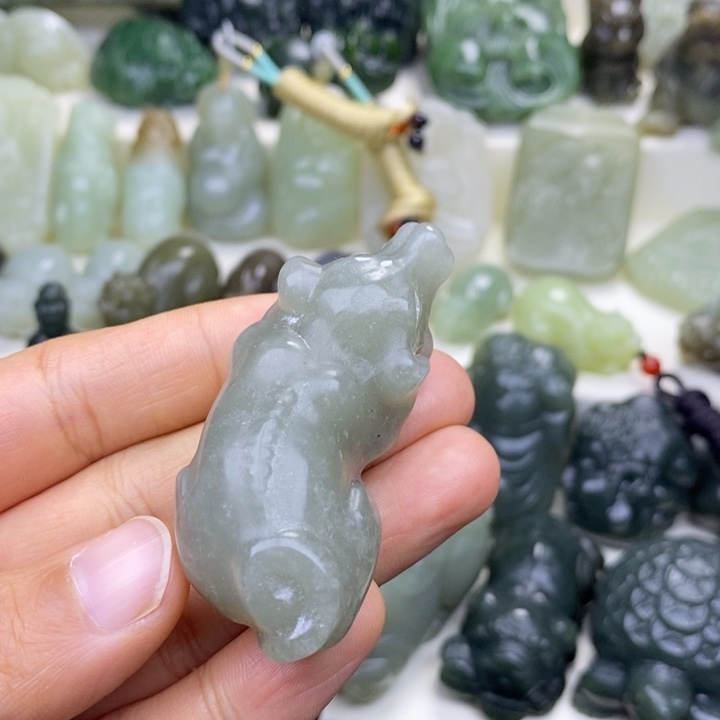 和田玉未镶嵌颈饰