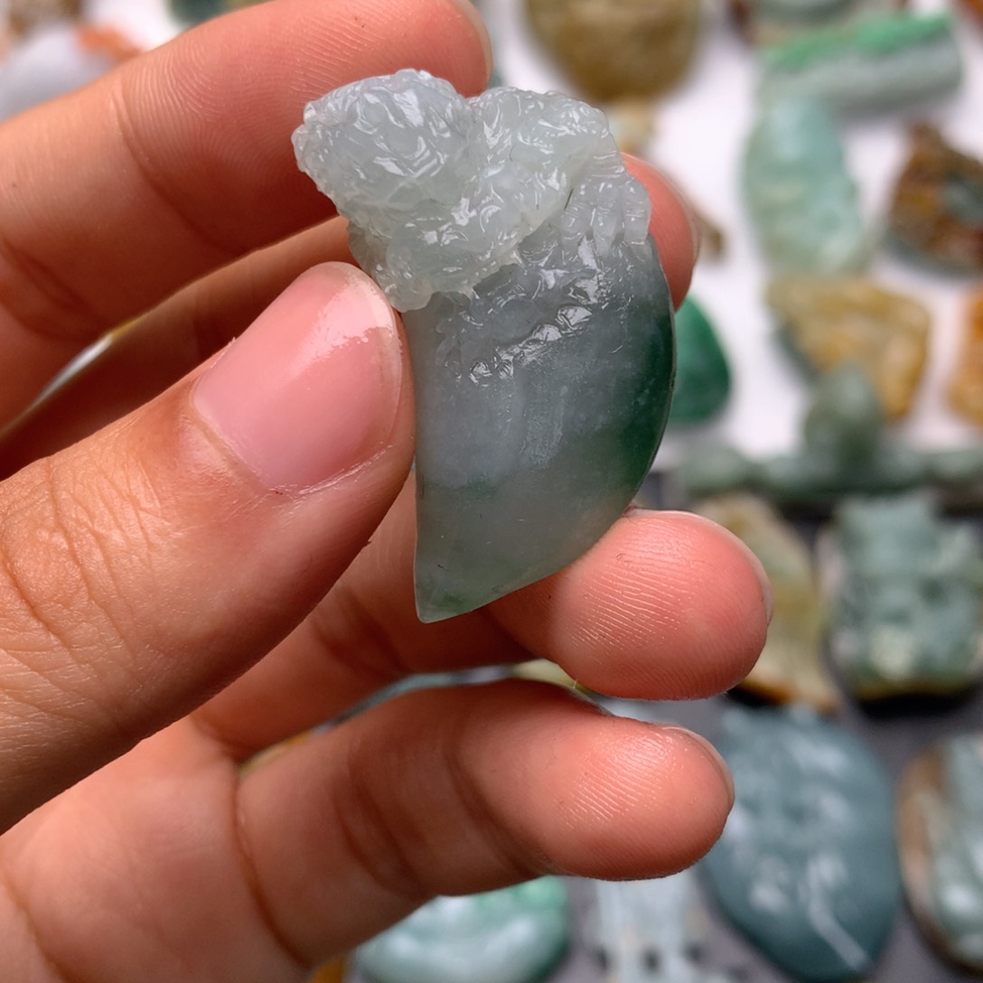 定制翡翠未镶嵌翡翠