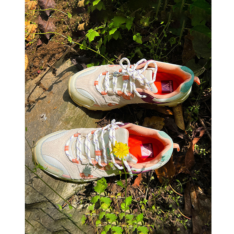 北京森林户外休闲旅行防滑透气耐磨轻便爬山运动鞋减震徒步鞋女式