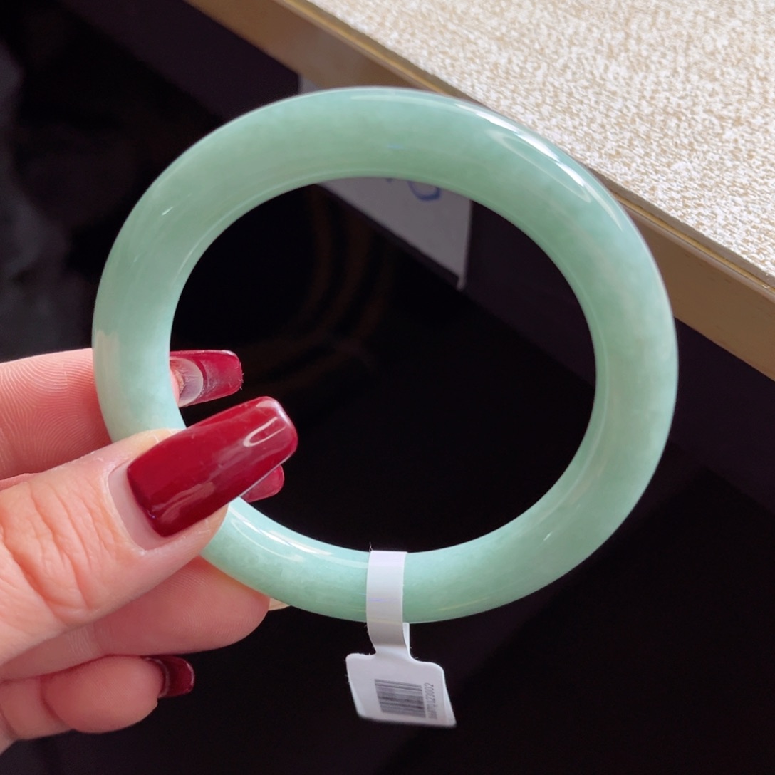 翡翠手镯未镶嵌手镯