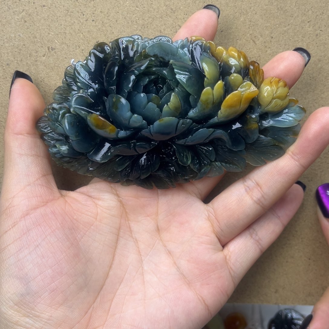 蛇纹石玉颈饰未镶嵌淘**记