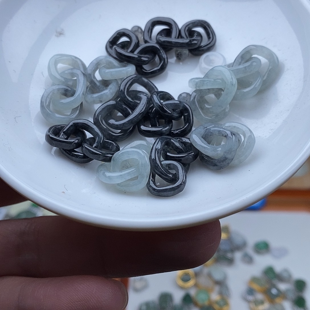 翡翠颈饰未镶嵌三环一个任挑