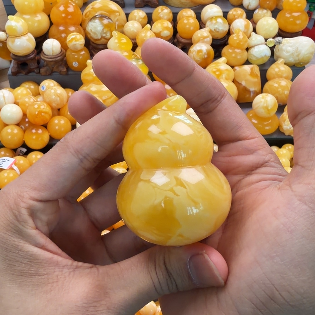 琥珀未镶嵌珠宝奇石68g