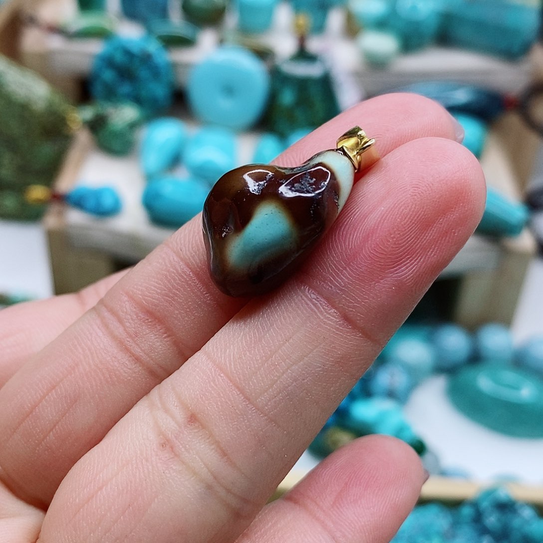 绿松石颈饰未镶嵌